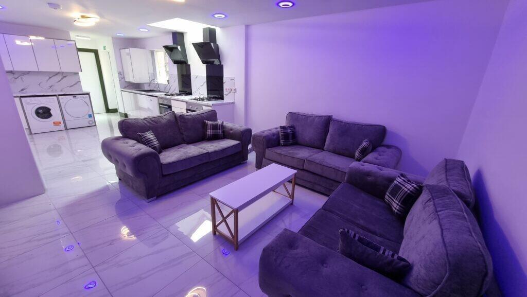 7 bed Mid Terraced House for rent in Birmingham. From Prestige Properties - Birmingham