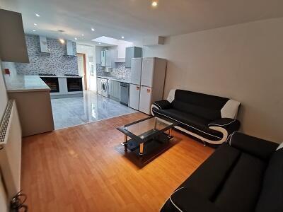 3 bed Mid Terraced House for rent in Birmingham. From Prestige Properties - Birmingham