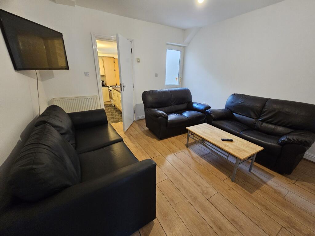 1 bed Mid Terraced House for rent in Birmingham. From Prestige Properties - Birmingham