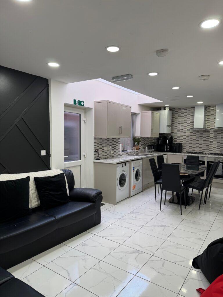 7 bed Mid Terraced House for rent in Birmingham. From Prestige Properties - Birmingham 7 bed Mid Terraced House for rent in Birmingham. From Prestige Properties - Birmingham