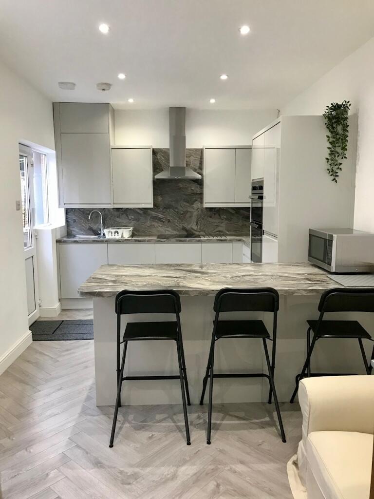 5 bed Semi Detached for rent in Birmingham. From Prestige Properties - Birmingham