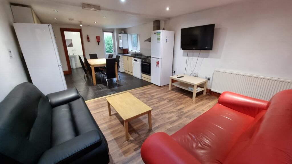 6 bed Mid Terraced House for rent in Birmingham. From Prestige Properties - Birmingham 6 bed Mid Terraced House for rent in Birmingham. From Prestige Properties - Birmingham