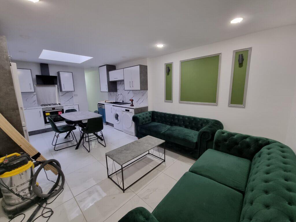 6 bed Mid Terraced House for rent in Birmingham. From Prestige Properties - Birmingham