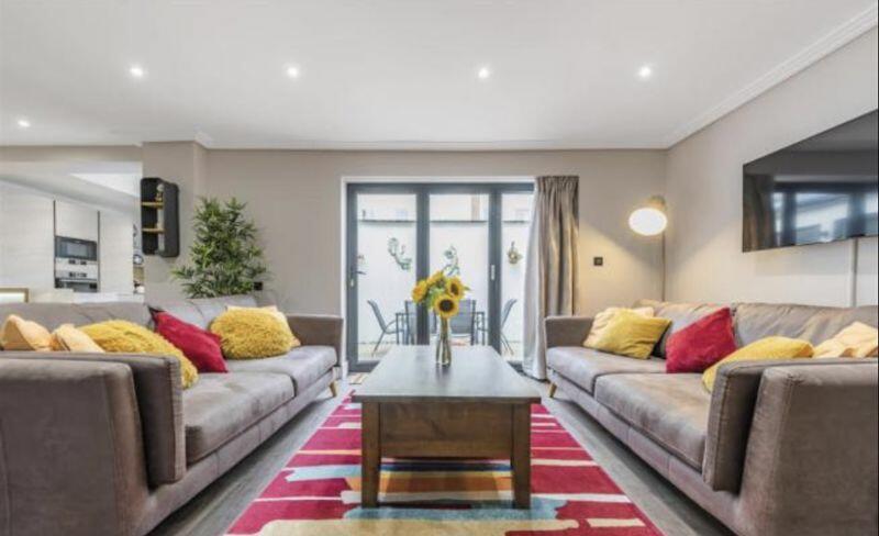 3 bed Mid Terraced House for rent in Leigh Woods. From HPG - Bristol