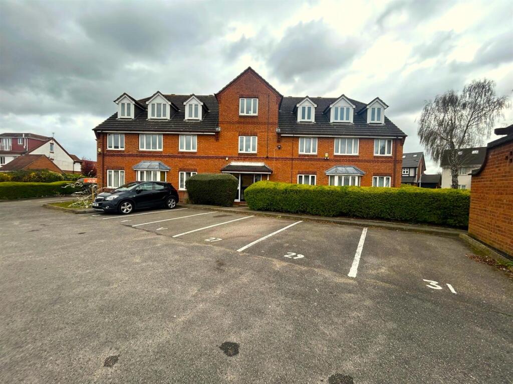 2 bed 1st Floor Flat for rent in Romford. From Alternative Property Services