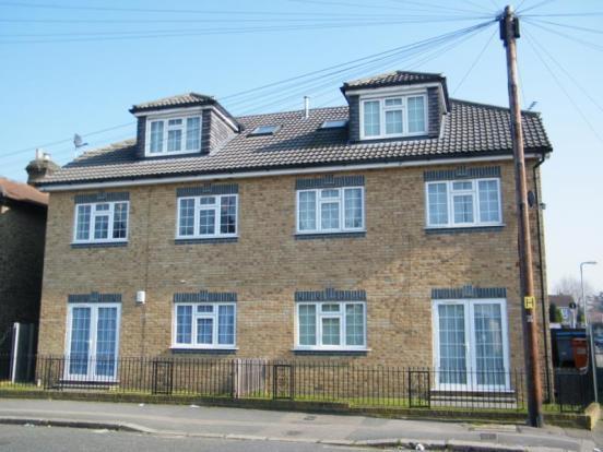 1 bed 1st Floor Flat for rent in Romford. From Alternative Property Services