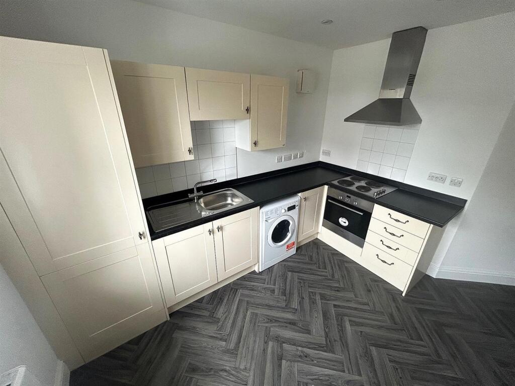 1 bed 1st Floor Flat for rent in Ilford. From Alternative Property Services