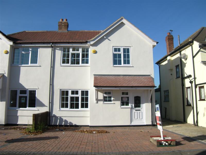 4 bed Semi Detached for rent in Hornchurch. From Alternative Property Services 4 bed Semi Detached for rent in Hornchurch. From Alternative Property Services