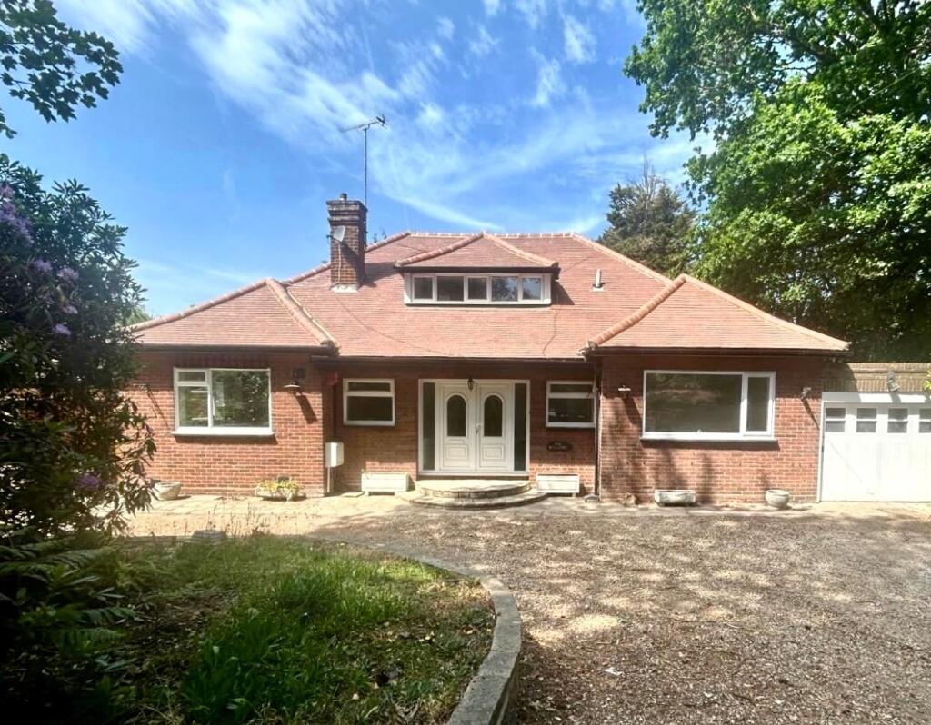 5 bed Detached for rent in Romford. From Alternative Property Services 5 bed Detached for rent in Romford. From Alternative Property Services