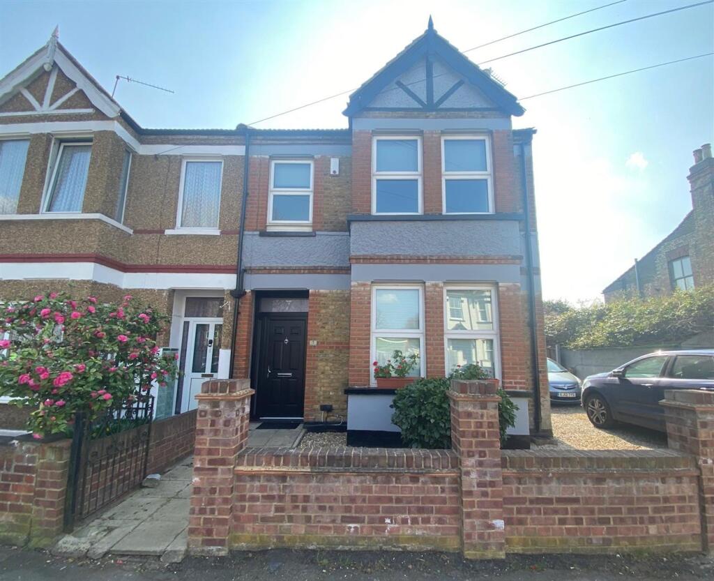 2 bed 1st Floor Flat for rent in Hornchurch. From Alternative Property Services