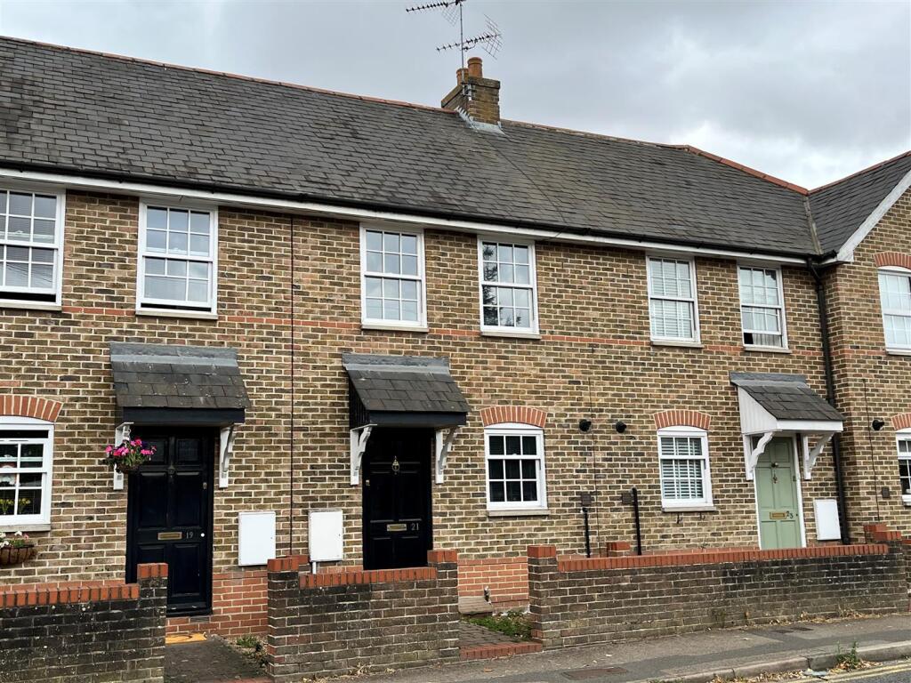 2 bed Mid Terraced House for rent in Chelmsford. From Alternative Property Services 2 bed Mid Terraced House for rent in Chelmsford. From Alternative Property Services