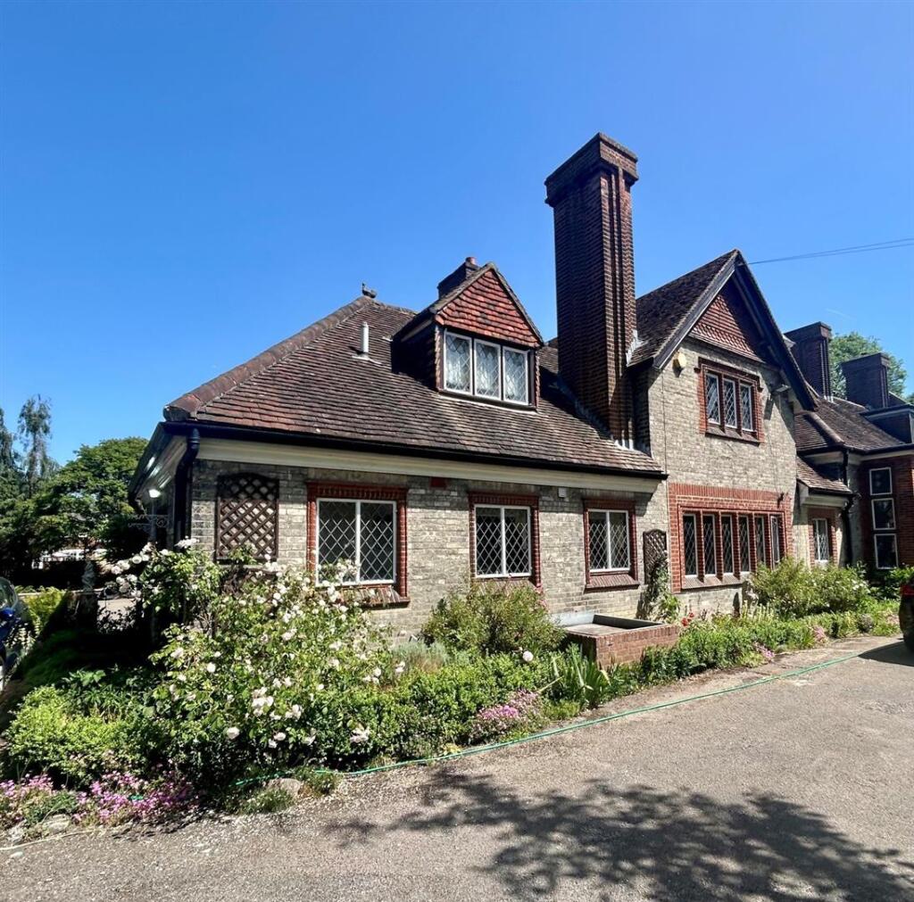 2 bed Semi Detached for rent in Hornchurch. From Alternative Property Services