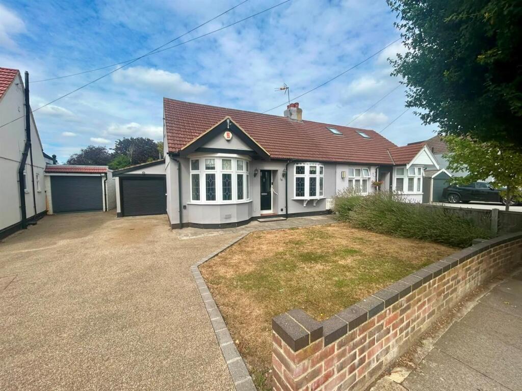 2 bed Semi-detached bungalow for rent in Upminster. From Alternative Property Services