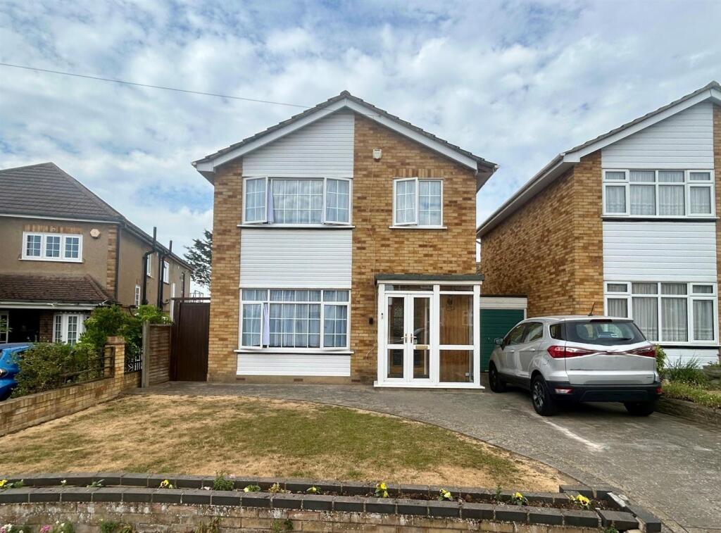 3 bed Detached for rent in Upminster. From Alternative Property Services
