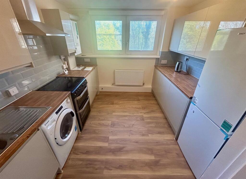 2 bed 1st Floor Flat for rent in London. From Alternative Property Services