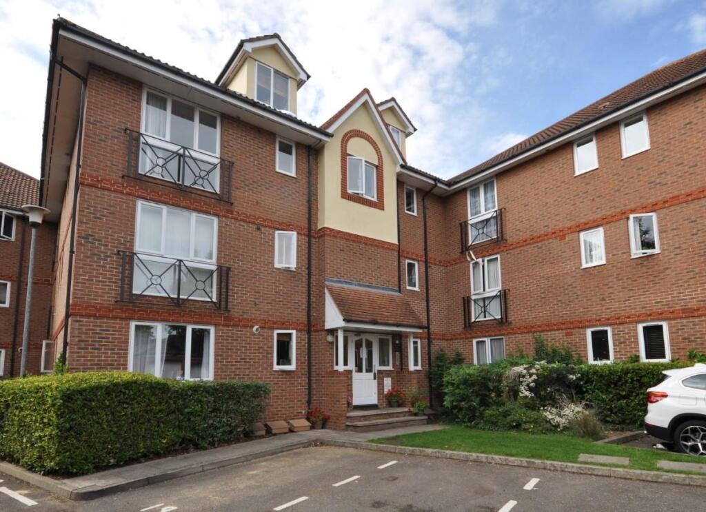 2 bed 1st Floor Flat for rent in Upminster. From Alternative Property Services