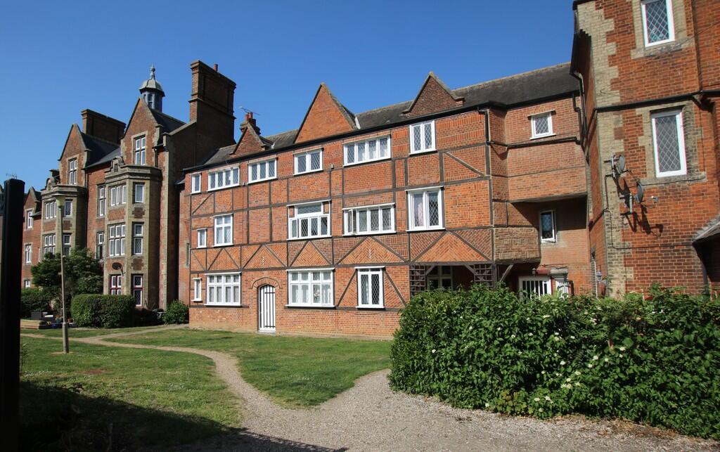 1 bed Apartment for rent in Great Dunmow. From James & Co - Great Dunmow