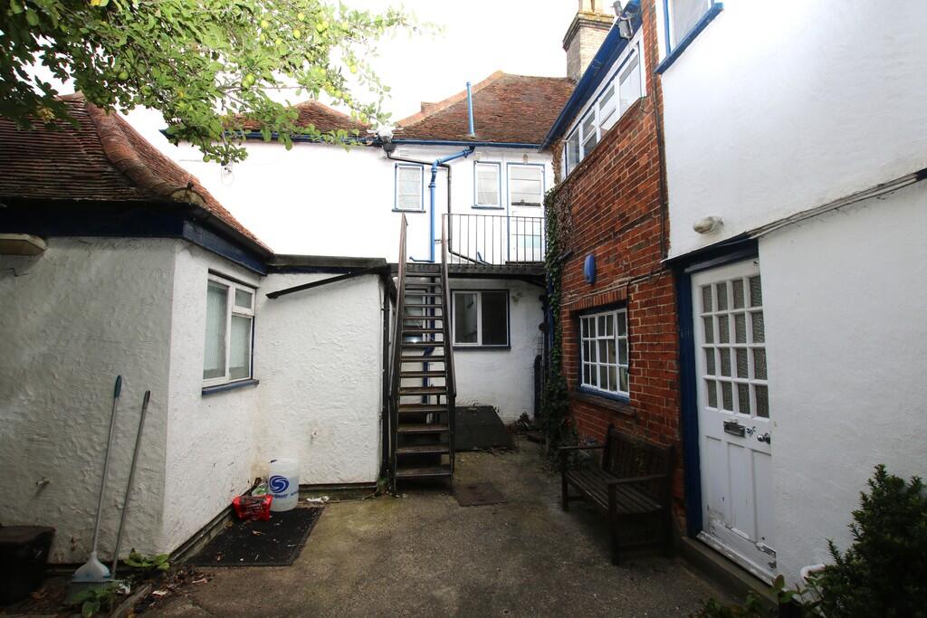 4 bed Apartment for rent in Great Dunmow. From James & Co - Great Dunmow