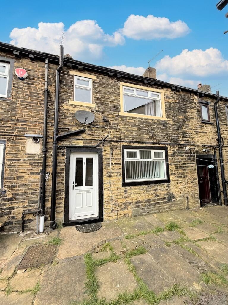 2 bed Mid Terraced House for rent in Halifax. From Protheroe Property - Halifax 2 bed Mid Terraced House for rent in Halifax. From Protheroe Property - Halifax