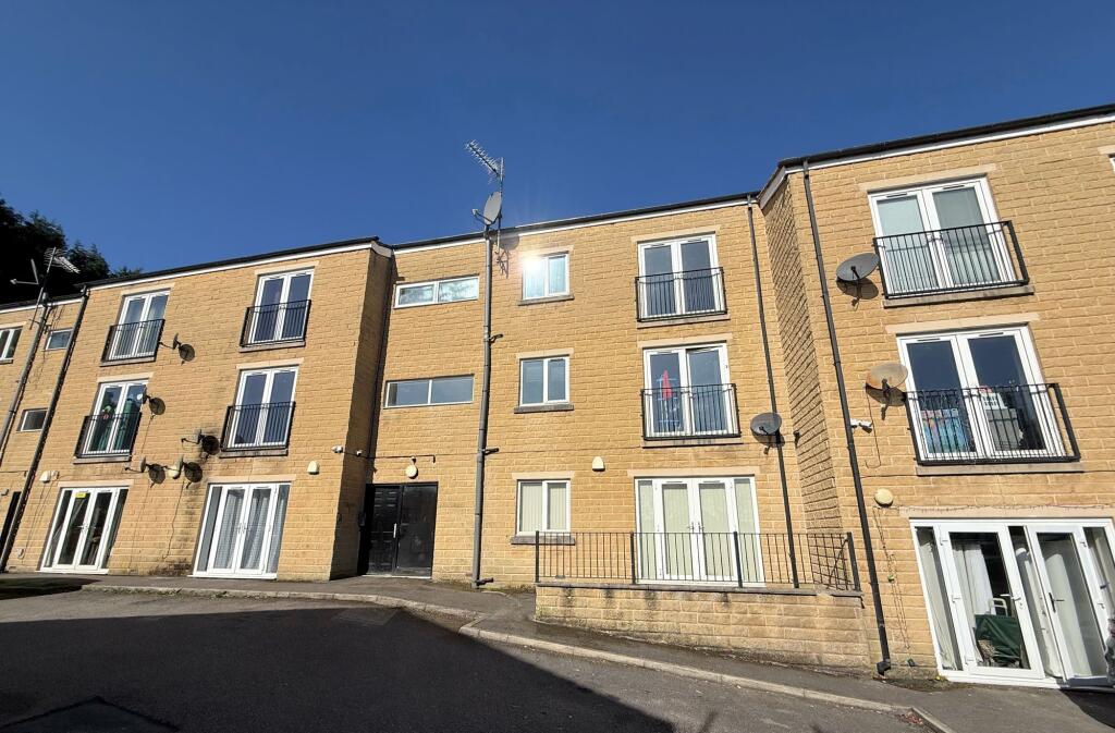 2 bed 1st Floor Flat for rent in Ovenden Wood. From Protheroe Property - Halifax