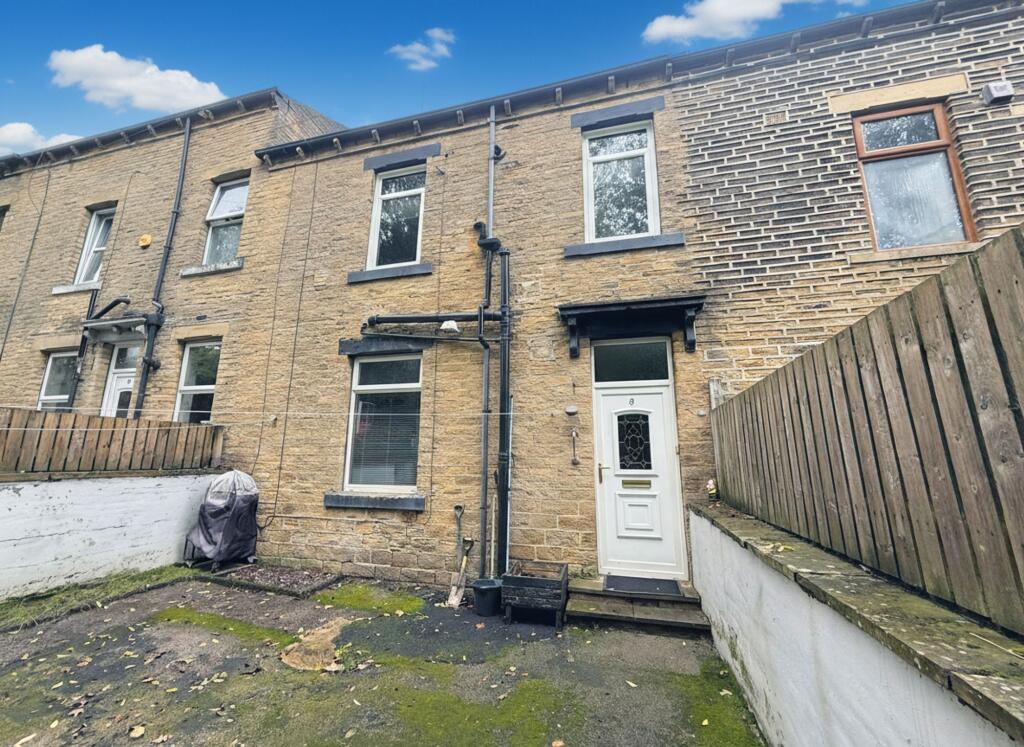 2 bed Mid Terraced House for rent in Stump Cross. From Protheroe Property - Halifax