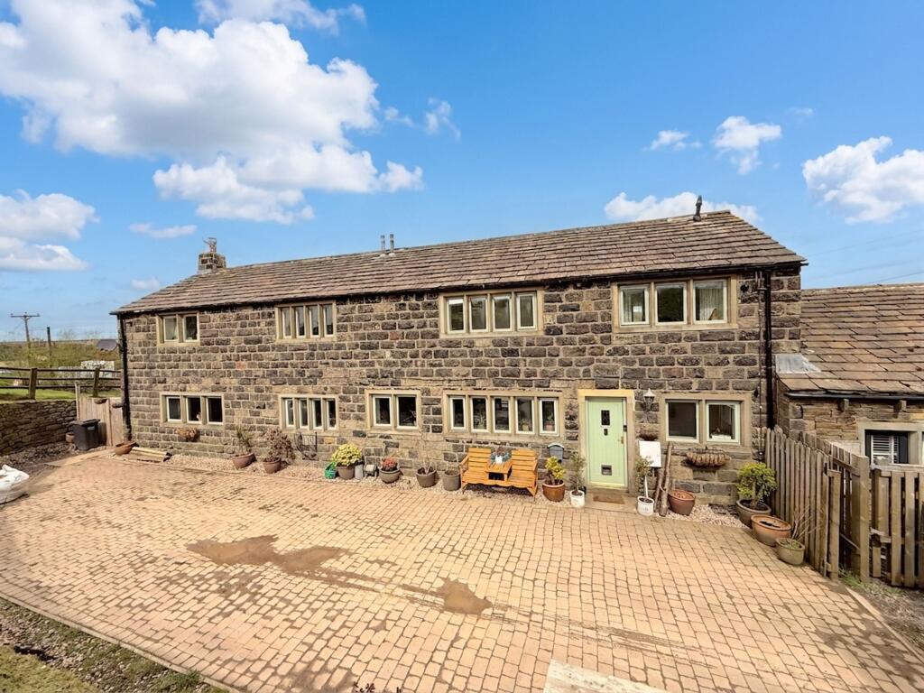 4 bed Semi Detached for rent in Halifax. From Protheroe Property - Halifax