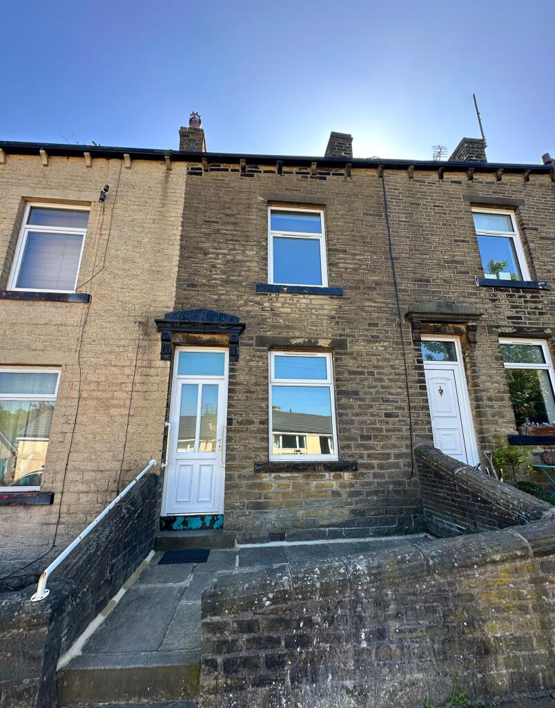 4 bed Mid Terraced House for rent in Sowerby Bridge. From Protheroe Property - Halifax 4 bed Mid Terraced House for rent in Sowerby Bridge. From Protheroe Property - Halifax