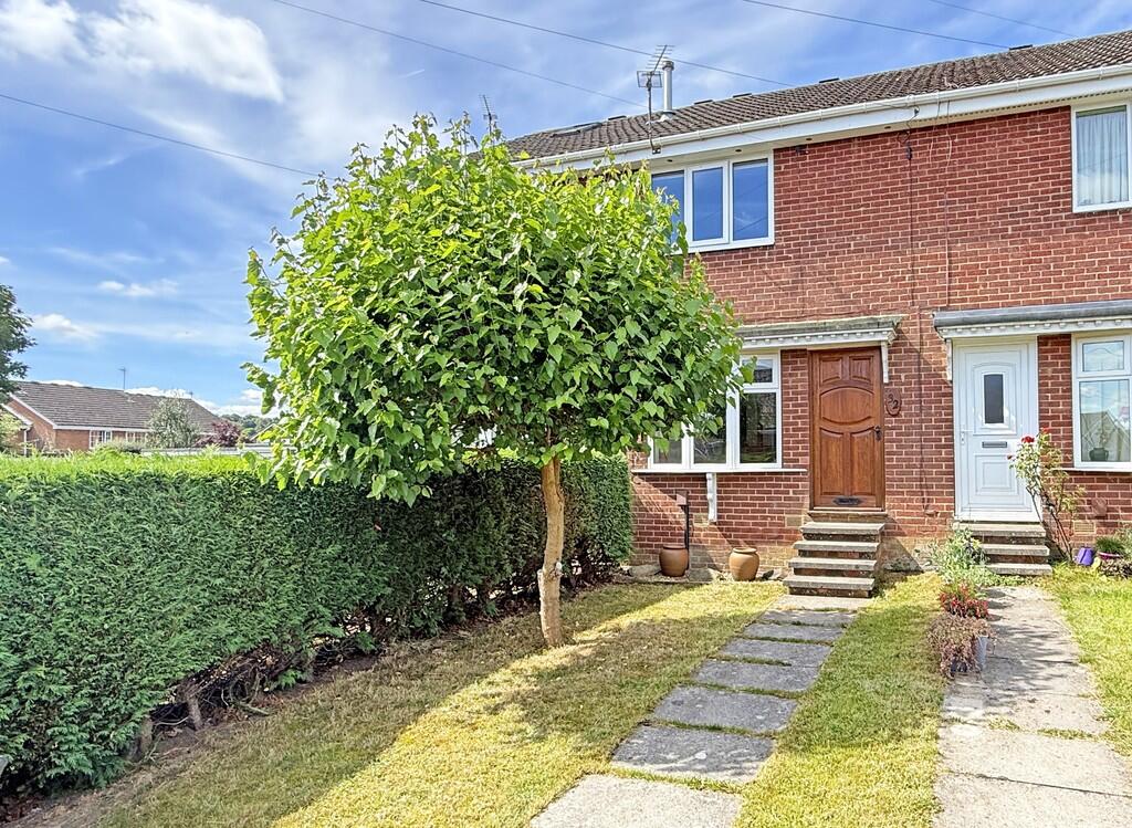 2 bed Mid Terraced House for rent in Harrogate. From Verity Frearson - Harrogate