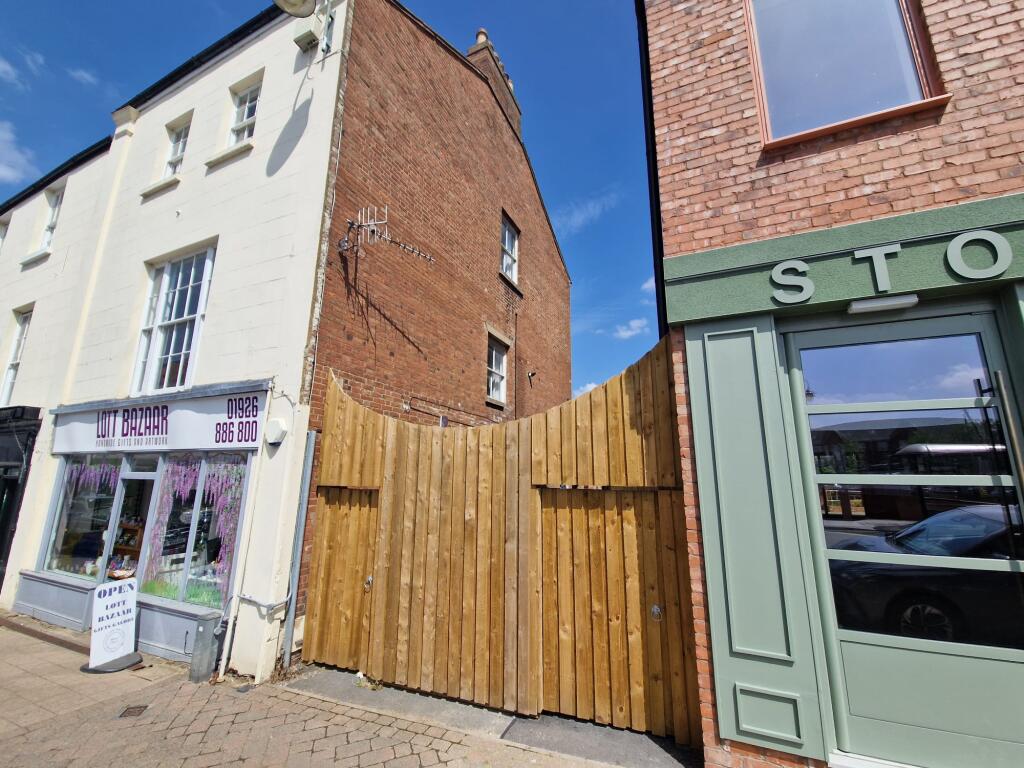 5 bed 1st Floor Flat for rent in Whitnash. From Tara & Co - Leamington Spa 5 bed 1st Floor Flat for rent in Whitnash. From Tara & Co - Leamington Spa