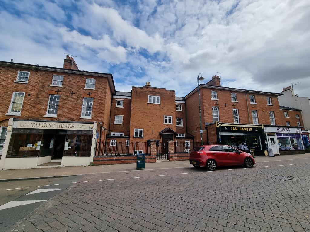 2 bed 1st Floor Flat for rent in Whitnash. From Tara & Co - Leamington Spa