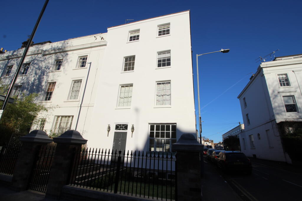 2 bed Apartment for rent in Royal Leamington Spa. From Tara & Co - Leamington Spa