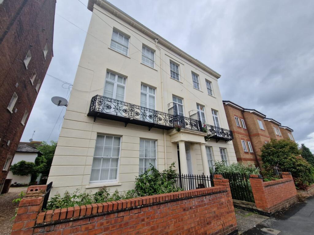 1 bed 1st Floor Flat for rent in Whitnash. From Tara & Co - Leamington Spa