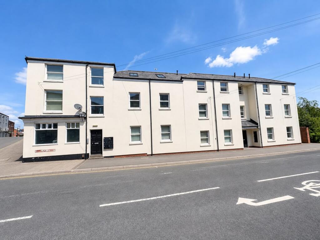 2 bed Apartment for rent in Whitnash. From Tara & Co - Leamington Spa