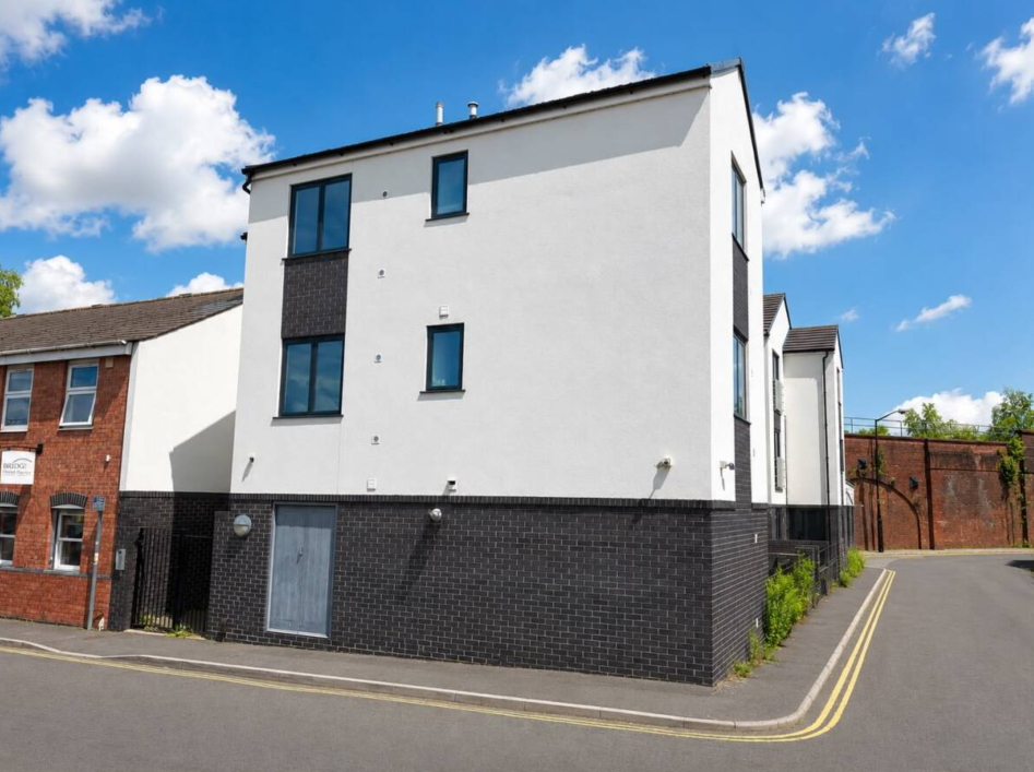 2 bed Apartment for rent in Whitnash. From Tara & Co - Leamington Spa