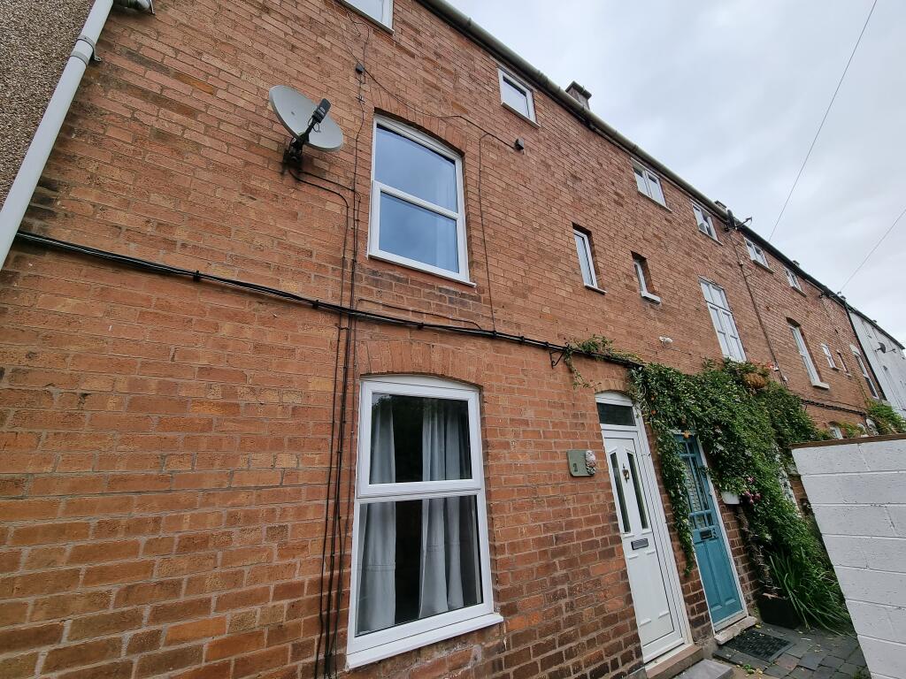 2 bed Town House for rent in Whitnash. From Tara & Co - Leamington Spa