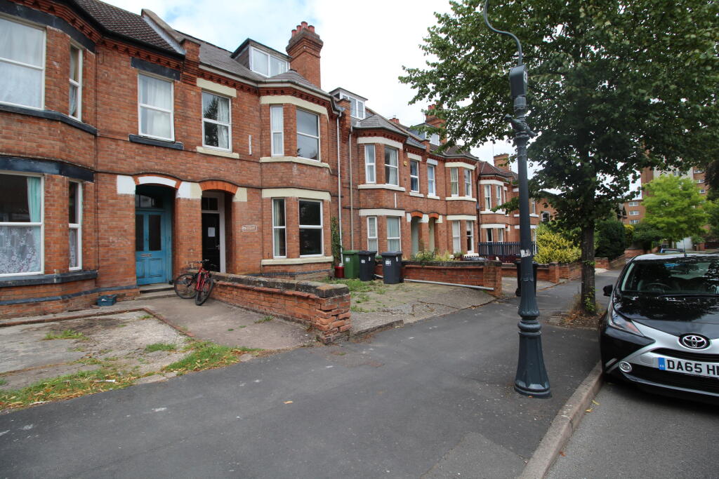 1 bed Mid Terraced House for rent in Whitnash. From Tara & Co - Leamington Spa
