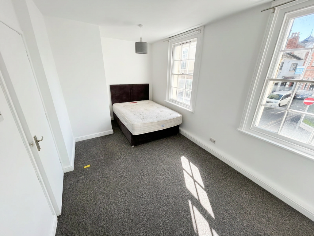 0 bed Studio for rent in Whitnash. From Tara & Co - Leamington Spa 0 bed Studio for rent in Whitnash. From Tara & Co - Leamington Spa