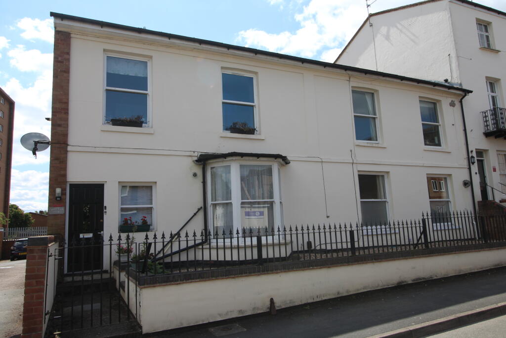 2 bed Apartment for rent in Whitnash. From Tara & Co - Leamington Spa