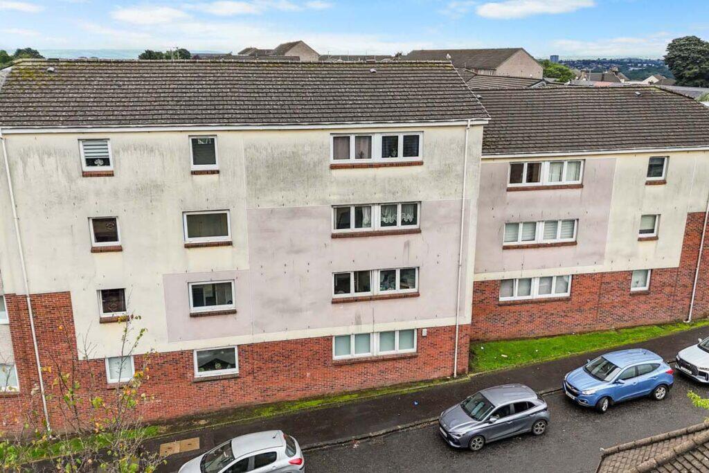 2 bed 1st Floor Flat for rent in Airdrie. From Colin Tomney Estate Agency Ltd - Airdrie