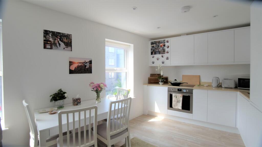 1 bed Apartment for rent in Hampstead. From Greenstone Residential - St. Johns Wood