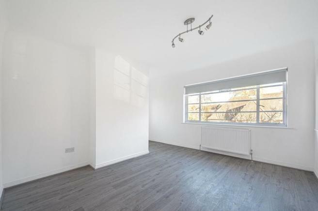 2 bed Apartment for rent in Finchley. From Greenstone Residential - St. Johns Wood