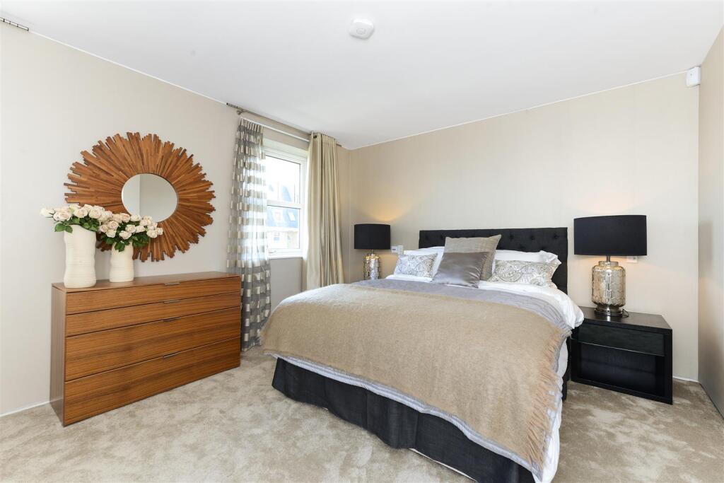 3 bed Apartment for rent in Hampstead. From Greenstone Residential - St. Johns Wood