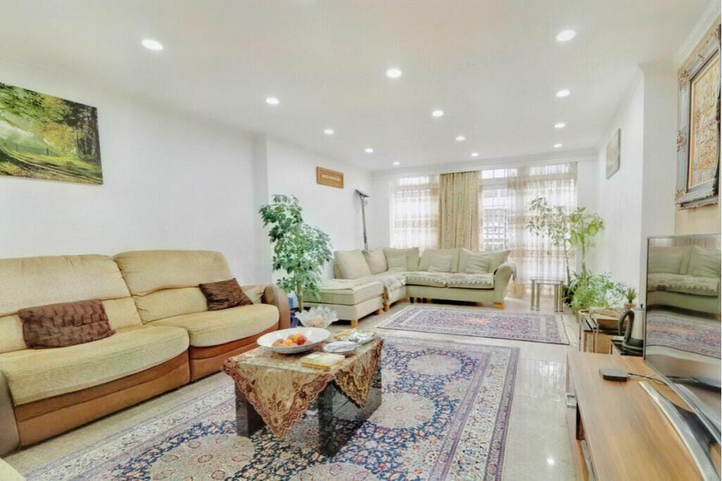 4 bed Detached for rent in Willesden. From Greenstone Residential - St. Johns Wood 4 bed Detached for rent in Willesden. From Greenstone Residential - St. Johns Wood