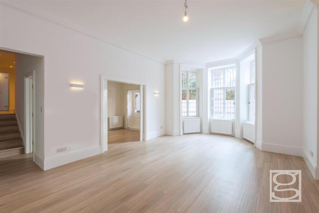 2 bed Apartment for rent in Hampstead. From Greenstone Residential - St. Johns Wood