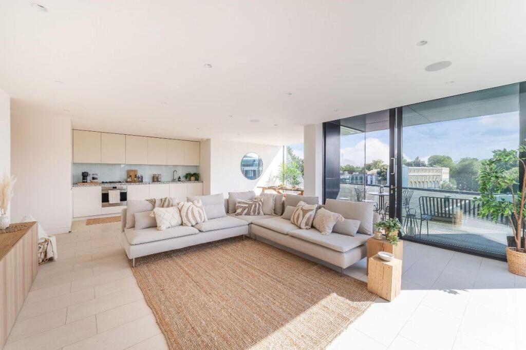 3 bed Apartment for rent in Camden Town. From Greenstone Residential - St. Johns Wood