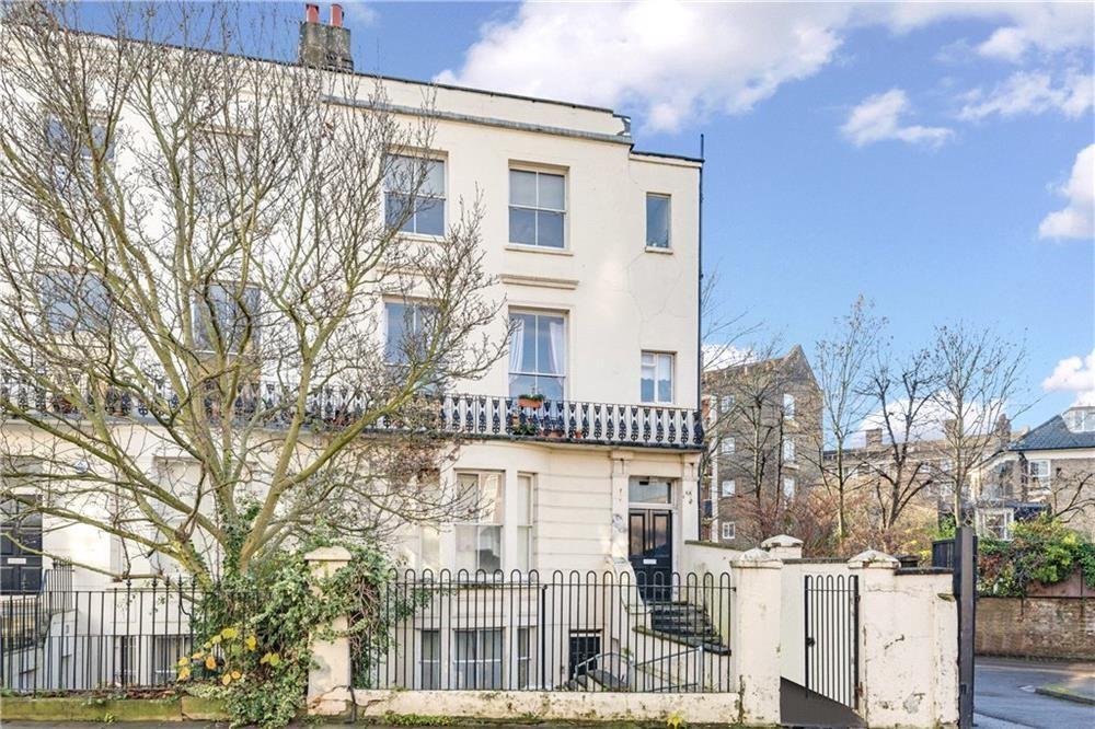 2 bed Apartment for rent in Hampstead. From Greenstone Residential - St. Johns Wood
