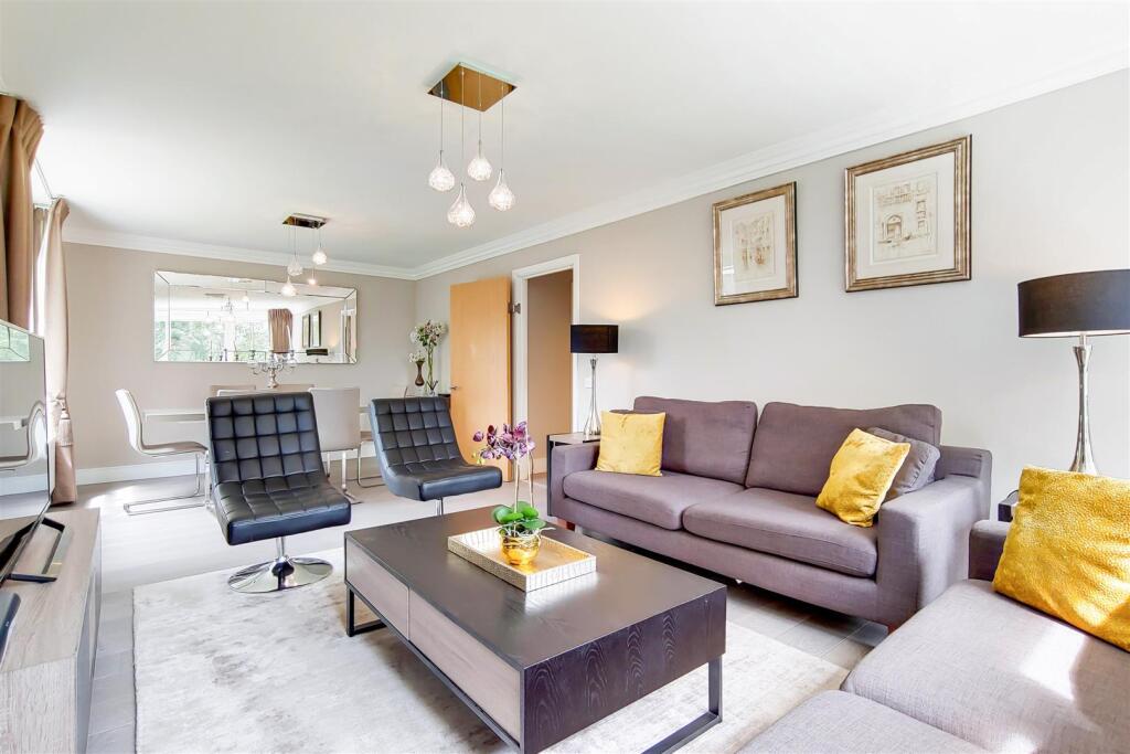 3 bed Apartment for rent in Hampstead. From Greenstone Residential - St. Johns Wood 3 bed Apartment for rent in Hampstead. From Greenstone Residential - St. Johns Wood