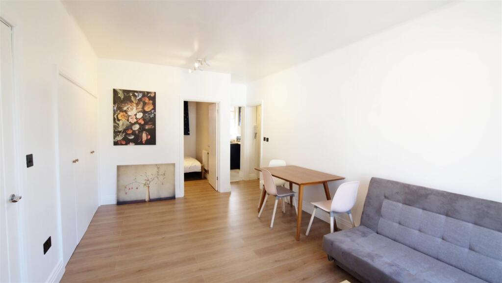 2 bed Apartment for rent in Hampstead. From Greenstone Residential - St. Johns Wood