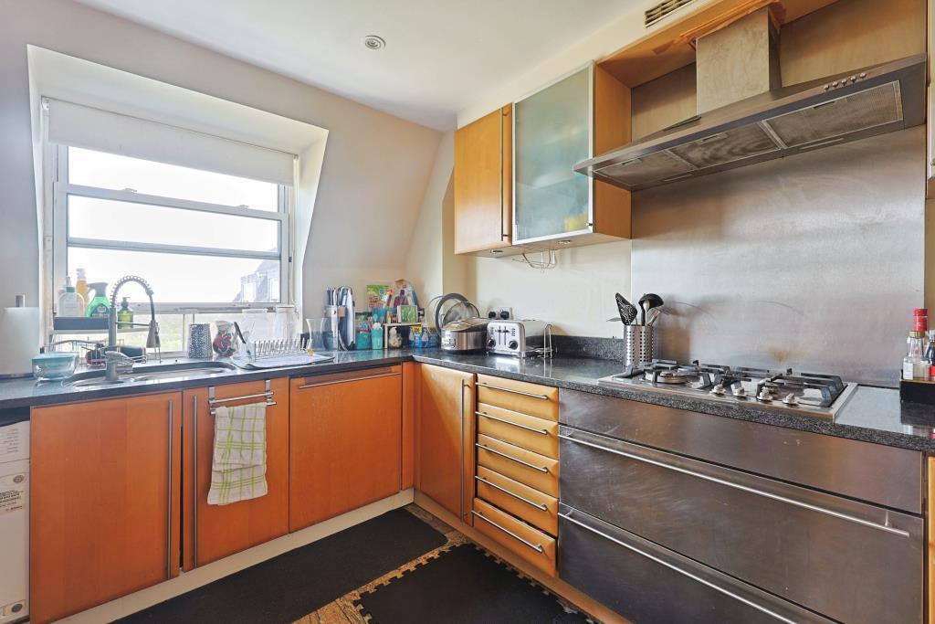 3 bed Apartment for rent in Hampstead. From Greenstone Residential - St. Johns Wood