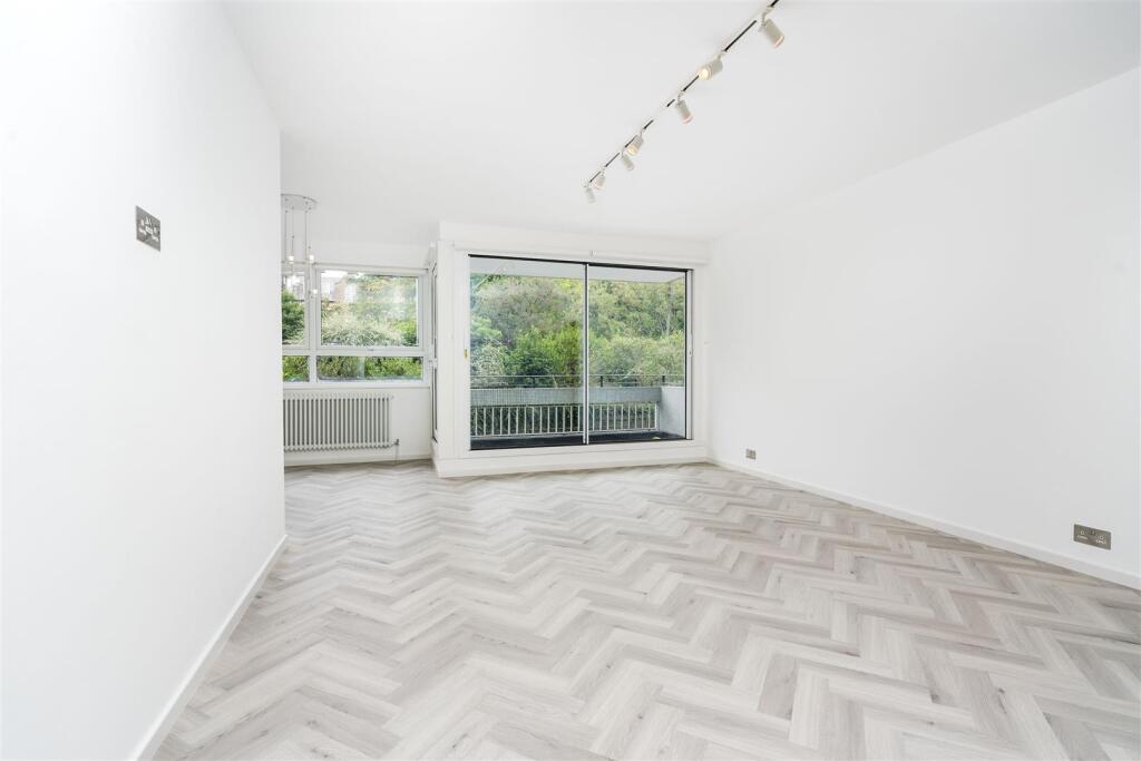 2 bed Apartment for rent in Paddington. From Greenstone Residential - St. Johns Wood